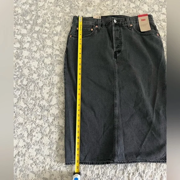NWT Levi's Denim Cotton Blend Midi Skirt with Side Slit, Black, Size 31 - Picture 6 of 14